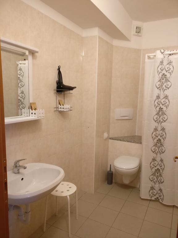 Hotel Garni Al Laghet Tenno Exterior foto